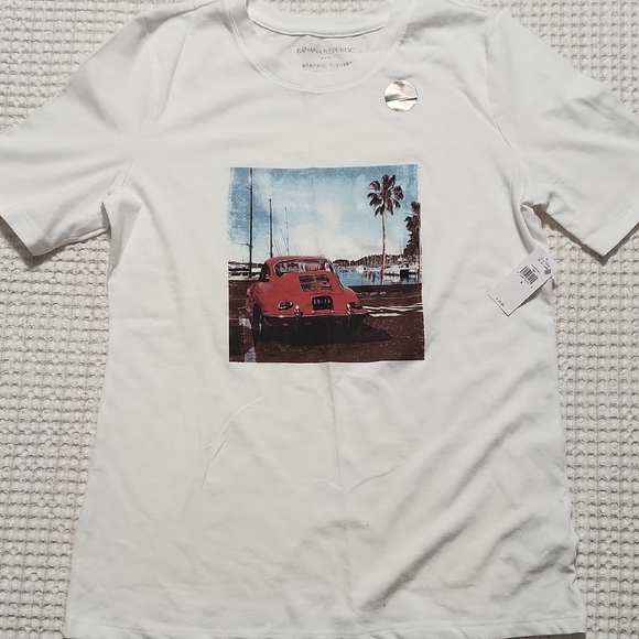 Banana Republic Red and White Graphic Short Sleeve Tee - Picture 1 of 5